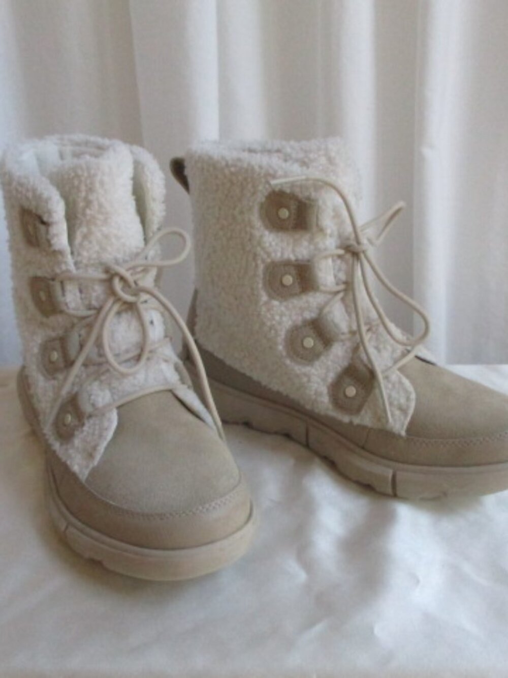 Sorel Explorer II Joan Boots Women 9.5 Cream and Tan